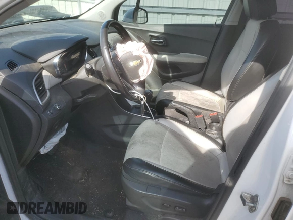 2020 Chevrolet Trax LT z VIN 3GNCJLSB5LL232960, wystawiony jako Copart lot #42209765 z przebiegiem Nie podano mil oraz Szkody całkowita. Historia ofert i sprzedaży dostępna na DreamBid. Obrazek 7.