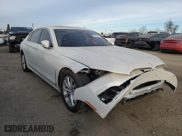 2020 BMW 7 Series 740i with VIN WBA7T2C07LCD01249, listed as a Copart auction lot 89365855 with 38,432 mi miles and Salvage Title. Bid and sale history available at carsss.com. Image 4.