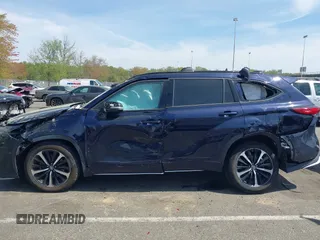 2021 Toyota Highlander XSE z VIN 5TDLZRBH6MS076951, wystawiony jako IAAI lot #42119033 z przebiegiem 52 538 mil mil oraz . Historia ofert i sprzedaży dostępna na DreamBid. Obrazek 14.
