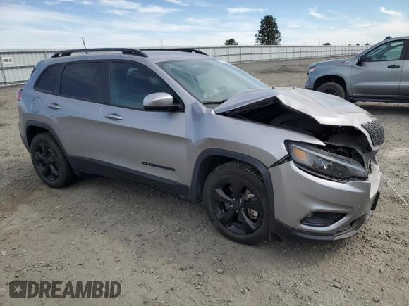 2019 Jeep Cherokee Latitude Plus z VIN 1C4PJMLX0KD432398, wystawiony jako Copart lot #56153735 z przebiegiem Nie podano mil oraz Szkoda całkowita • Salvage title. Historia ofert i sprzedaży dostępna na DreamBid. Obrazek 4.