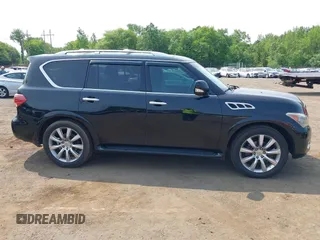 2012 Infiniti QX56 7-passenger z VIN JN8AZ2NF6C9515429, wystawiony jako IAAI lot #42419473 z przebiegiem 133 665 mil mil oraz . Historia ofert i sprzedaży dostępna na DreamBid. Obrazek 13.