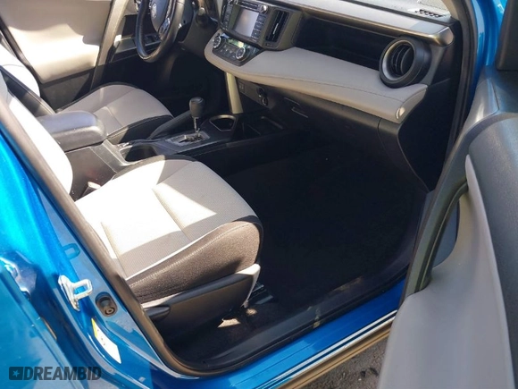 2018 Toyota RAV4 XLE with VIN JTMWFREV7JJ730968, listed as a IAAI auction lot 41778761 with 122,102 mi miles. Bid and sale history available at carsss.com. Image 5.