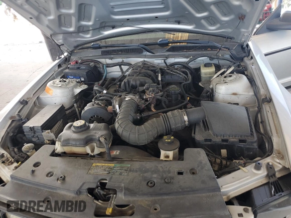 2005 Ford Mustang Deluxe z VIN 1ZVFT80N655102311, wystawiony jako Copart lot #64071685 z przebiegiem 147 413 mil mil oraz Szkoda całkowita • Salvage title. Historia ofert i sprzedaży dostępna na DreamBid. Obrazek 11.