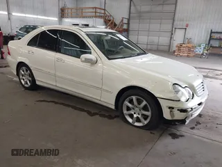 2007 Mercedes-Benz C with VIN WDBRF87JX7F855927, listed as a IAAI auction lot 42003909 with 171,654 mi miles and . Bid and sale history available at DreamBid. Image 1.