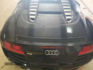 2011 Audi R8 z VIN WUATNAFG7BN002863, wystawiony jako Copart lot #87601245 z przebiegiem Nie podano mil oraz Tytuł czysty. Historia ofert i sprzedaży dostępna na DreamBid. Obrazek 11.