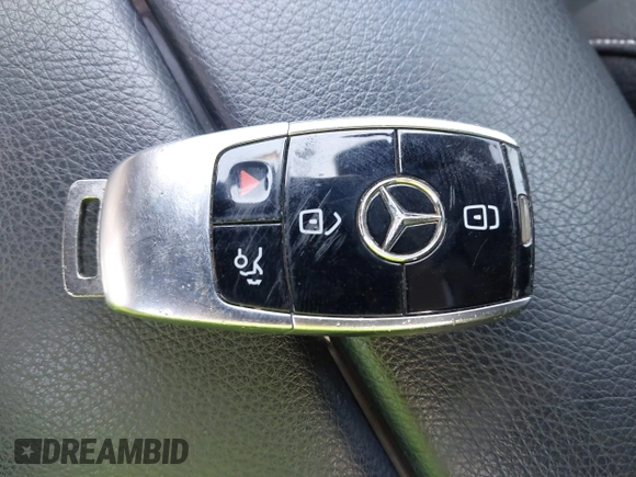 2018 Mercedes-Benz E-Class E 300 with VIN WDDZF4JB1JA365754, listed as a IAAI auction lot 41992681 with 88,203 mi miles. Bid and sale history available at carsss.com. Image 11.