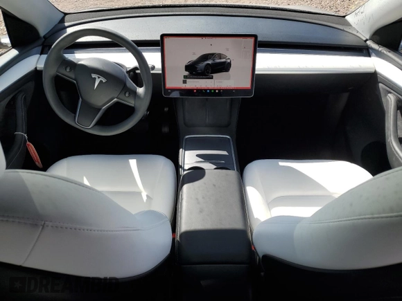 2024 Tesla Model Y Long Range with VIN 7SAYGDEE9RA221380, listed as a Copart auction lot 47516705 with 10,930 mi miles and Salvage Title. Bid and sale history available at DreamBid. Image 8.