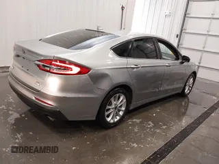 2020 Ford Fusion SE with VIN 3FA6P0HD3LR202029, listed as a IAAI auction lot 41655305 with 110,229 mi miles. Bid and sale history available at carsss.com. Image 4.