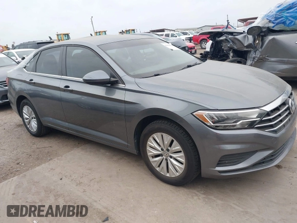 2020 Volkswagen Jetta S z VIN 3VWCB7BU7LM030563, wystawiony jako IAAI lot #42136203 z przebiegiem 52 649 mil mil oraz . Historia ofert i sprzedaży dostępna na DreamBid. Obrazek 1.