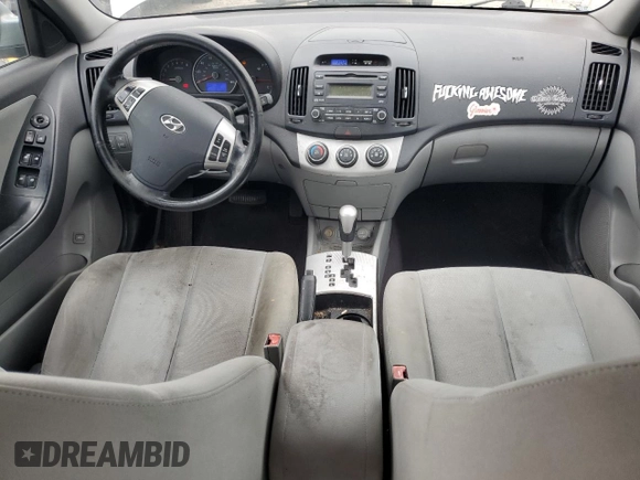 2009 Hyundai Elantra SE z VIN KMHDU46D49U807467, wystawiony jako Copart lot #58783865 z przebiegiem 118 110 mil mil oraz Czysty tytuł • Clean title. Historia ofert i sprzedaży dostępna na DreamBid. Obrazek 8.