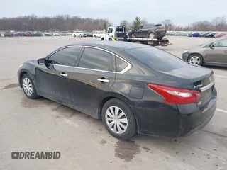 2018 Nissan Altima 2.5 SR with VIN 1N4AL3APXJC228943, listed as a IAAI auction lot 41629733 with 150,725 mi miles. Bid and sale history available at carsss.com. Image 3.