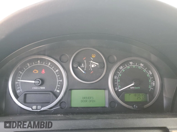 2006 Land Rover LR3 z VIN SALAD24406A409600, wystawiony jako Copart lot #55176245 z przebiegiem 183 635 mil mil oraz Szkoda całkowita • Salvage title. Historia ofert i sprzedaży dostępna na DreamBid. Obrazek 9.