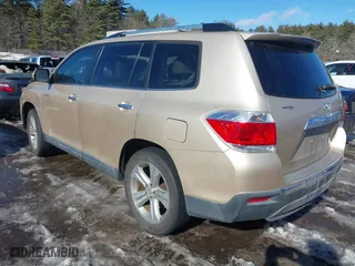 2013 Toyota Highlander Limited with VIN 5TDYK3EH5DS099723, listed as a IAAI auction lot 41565089 with 75,207 mi miles. Bid and sale history available at carsss.com. Image 3.