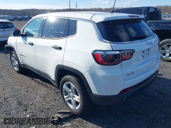 2023 Jeep Compass Sport z VIN 3C4NJDANXPT546354, wystawiony jako IAAI lot #41220246 z przebiegiem 32 506 mil mil oraz . Historia ofert i sprzedaży dostępna na DreamBid. Obrazek 3.