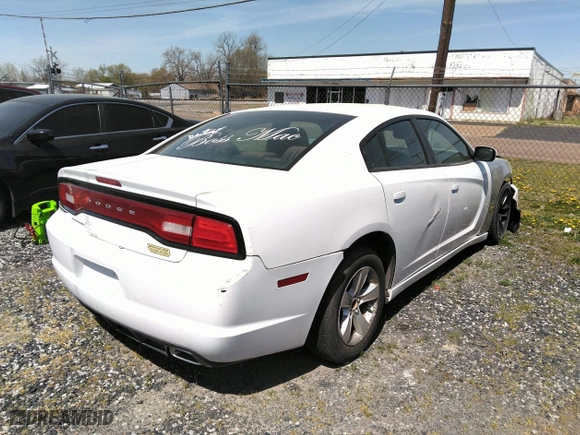 2011 Dodge Charger SE with VIN 2B3CL3CG5BH586886, listed as a IAAI auction lot 41910995 with 168,087 mi miles. Bid and sale history available at carsss.com. Image 4.