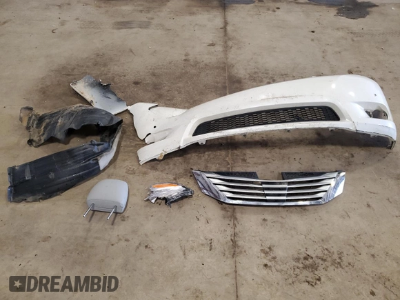 2015 Toyota Sienna XLE with VIN 5TDYK3DC4FS688299, listed as a Copart auction lot 61793155 with 57,197 mi miles and Salvage title. Bid and sale history available at DreamBid. Image 13.