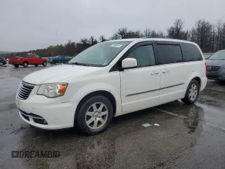 2013 Chrysler Town & Country Touring z VIN 2C4RC1BG8DR584044, wystawiony jako Copart lot #55985915 z przebiegiem 170 073 mil mil oraz Tytuł czysty. Historia ofert i sprzedaży dostępna na DreamBid. Obrazek 1.