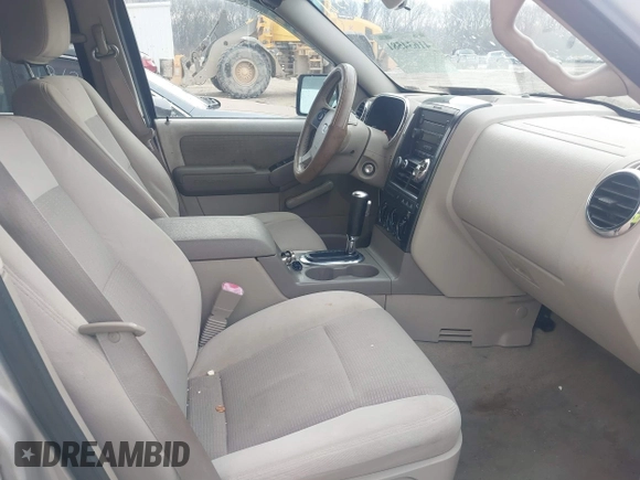 2006 Ford Explorer XLT with VIN 1FMEU73E96ZA24422, listed as a IAAI auction lot 41634581 with 158,475 mi miles. Bid and sale history available at carsss.com. Image 5.