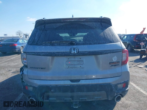 2022 Honda Passport TrailSport with VIN 5FNYF8H61NB000381, listed as a IAAI auction lot 41417954 with 32,753 mi miles and . Bid and sale history available at DreamBid. Image 16.