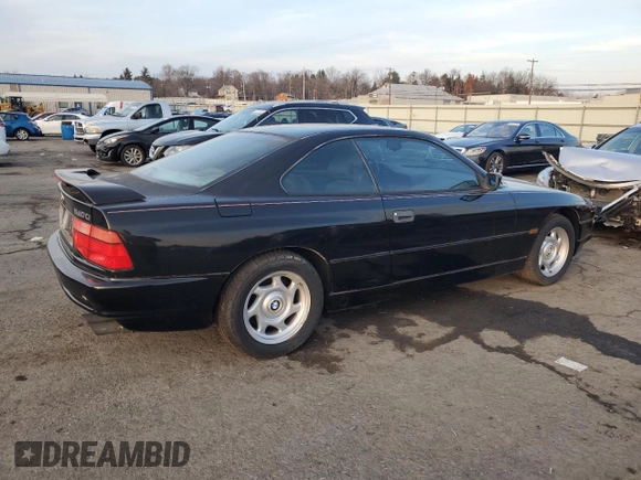1995 BMW 8 Series z VIN WBAEF6320SCC89547, wystawiony jako Copart lot #86168634 z przebiegiem 93 256 mil mil oraz Czysty tytuł • Clean title. Historia ofert i sprzedaży dostępna na DreamBid. Obrazek 3.