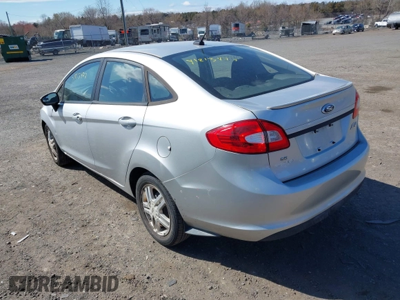 2011 Ford Fiesta SE with VIN 3FADP4BJ0BM232470, listed as a IAAI auction lot 41813477 with 189,443 mi miles. Bid and sale history available at carsss.com. Image 3.