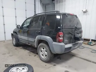 2005 Jeep Liberty Sport with VIN 1J4GL48K55W711355, listed as a IAAI auction lot 41743670 with 226,160 mi miles and . Bid and sale history available at carsss.com. Image 3.