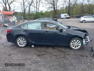 2013 Lexus ES 300h with VIN JTHBW1GG2D2023062, listed as a IAAI auction lot 41918988 with 88,568 mi miles and . Bid and sale history available at DreamBid. Image 14.