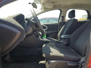 2018 Ford Focus SE z VIN 1FADP3F2XJL254750, wystawiony jako Copart lot #61907545 z przebiegiem 71 328 mil mil oraz Szkoda całkowita • Salvage title. Historia ofert i sprzedaży dostępna na DreamBid. Obrazek 7.