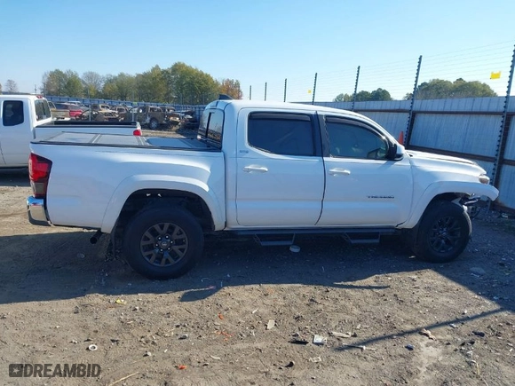 2020 Toyota Tacoma 2WD SR5 with VIN 5TFAZ5CN1LX094013, listed as a IAAI auction lot 41005706 with 40,694 mi miles. Bid and sale history available at carsss.com. Image 13.
