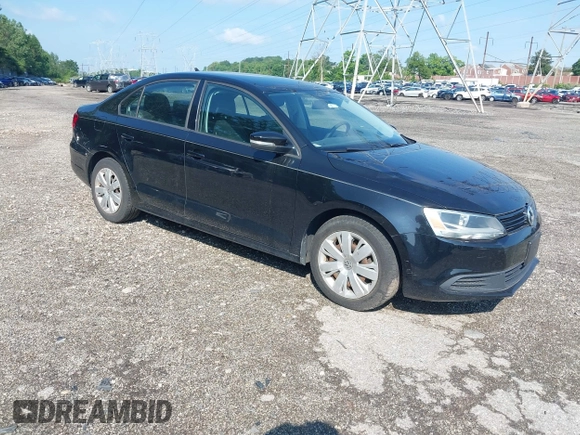 2014 Volkswagen Jetta SE with VIN 3VWD17AJ0EM393384, listed as a IAAI auction lot 42661590 with 118,385 mi miles and . Bid and sale history available at DreamBid. Image 1.