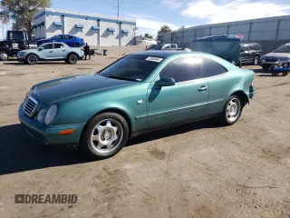 1999 Mercedes-Benz CLK 320/430 z VIN WDBLJ65G4XF071095, wystawiony jako Copart lot #72080064 z przebiegiem 97 558 mil mil oraz Szkoda całkowita • Salvage title. Historia ofert i sprzedaży dostępna na DreamBid. Obrazek 1.