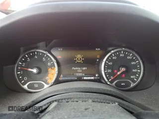 2017 Jeep Renegade Latitude z VIN ZACCJBBB0HPE44263, wystawiony jako Copart lot #58490605 z przebiegiem 110 555 mil mil oraz Nie do naprawy. Historia ofert i sprzedaży dostępna na DreamBid. Obrazek 9.