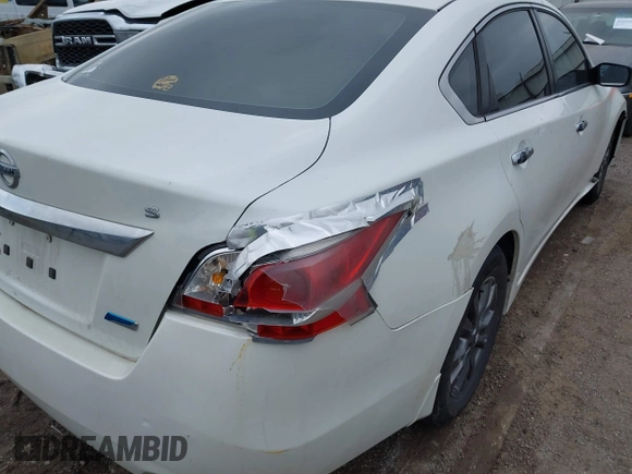 2014 Nissan Altima S with VIN 1N4AL3AP8EN382691, listed as a IAAI auction lot 41931720 with 205,312 mi miles and . Bid and sale history available at DreamBid. Image 6.