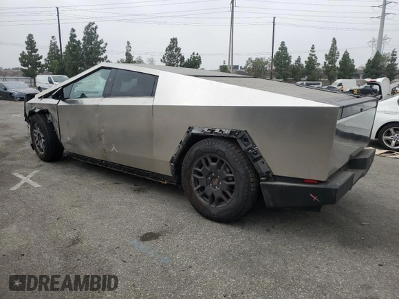 2024 Tesla Cybertruck z VIN 7G2CEHED0RA017009, wystawiony jako Copart lot #71960844 z przebiegiem 4142 mil mil oraz Szkoda całkowita • Salvage title. Historia ofert i sprzedaży dostępna na DreamBid. Obrazek 2.