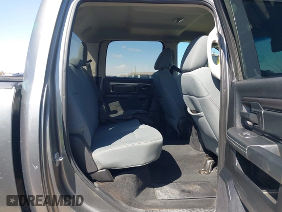 2013 Ram 1500 Express z VIN 1C6RR6KT8DS538406, wystawiony jako IAAI lot #41774359 z przebiegiem 154 338 mil mil oraz . Historia ofert i sprzedaży dostępna na DreamBid. Obrazek 8.