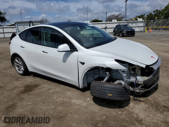 2024 Tesla Model Y z VIN 7SAYGDED4RF054565, wystawiony jako Copart lot #51188065 z przebiegiem 10 540 mil mil oraz Szkoda całkowita • Salvage title. Historia ofert i sprzedaży dostępna na DreamBid. Obrazek 4.