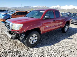 2005 Toyota Tacoma PreRunner z VIN 5TETU62NX5Z060095, wystawiony jako Copart lot #53917875 z przebiegiem 121 666 mil mil oraz Szkoda całkowita • Salvage title. Historia ofert i sprzedaży dostępna na DreamBid. Obrazek 1.