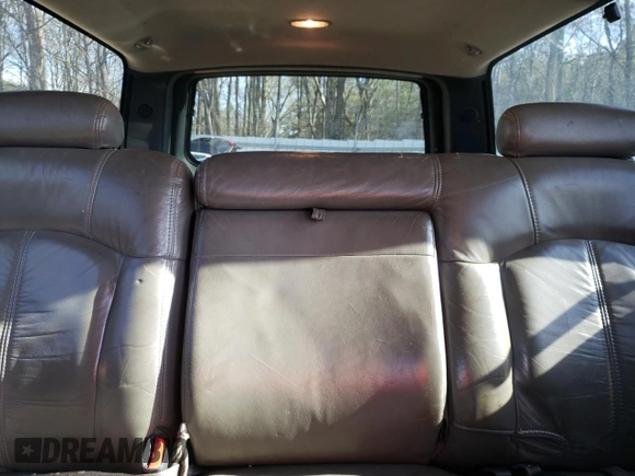 2002 Chevrolet Suburban LT with VIN 1GNEC16Z72J231717, listed as a Copart auction lot 86691164 with 360,491 mi miles and Salvage Title. Bid and sale history available at carsss.com. Image 10.