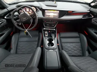 2023 Audi e-tron GT Prestige z VIN WAUEJBFW4P7004707, wystawiony jako Copart lot #79292074 z przebiegiem 8986 mil mil oraz Szkody całkowita. Historia ofert i sprzedaży dostępna na DreamBid. Obrazek 8.