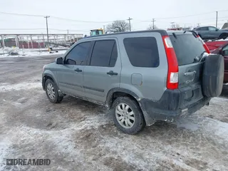 2005 Honda CR-V EX with VIN SHSRD77815U337505, listed as a IAAI auction lot 41441557 with 268,640 mi miles. Bid and sale history available at carsss.com. Image 3.