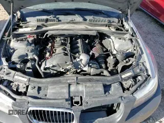 2010 BMW 3 Series 335i xDrive z VIN WBAPL3C57AA407952, wystawiony jako Copart lot #85510004 z przebiegiem 128 631 mil mil oraz Szkoda całkowita • Salvage title. Historia ofert i sprzedaży dostępna na DreamBid. Obrazek 13.