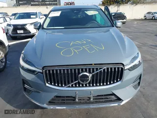 2023 Volvo XC60 Plus Bright Theme with VIN YV4L12RN8P1356993, listed as a IAAI auction lot 41561181 with 8,835 mi miles. Bid and sale history available at carsss.com. Image 13.