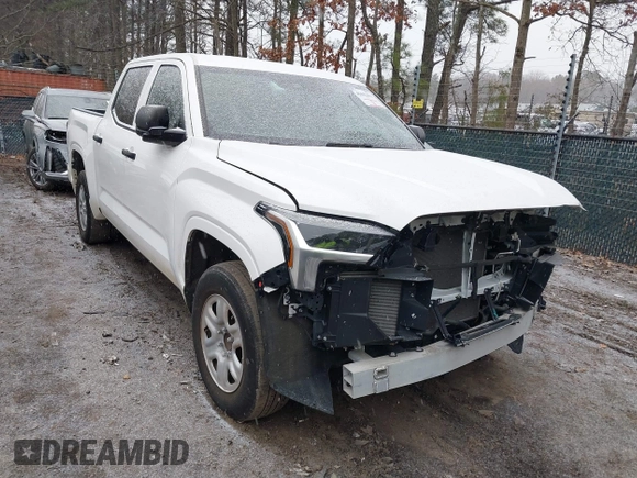2022 Toyota Tundra 2WD SR with VIN 5TFKB5AB5NX017956, listed as a IAAI auction lot 41612493 with 38,683 mi miles. Bid and sale history available at carsss.com. Image 1.