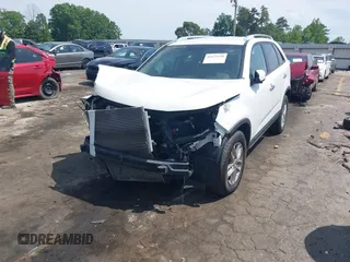 2014 Kia Sorento LX z VIN 5XYKT3A67EG517690, wystawiony jako IAAI lot #42273150 z przebiegiem 152 070 mil mil oraz . Historia ofert i sprzedaży dostępna na DreamBid. Obrazek 18.
