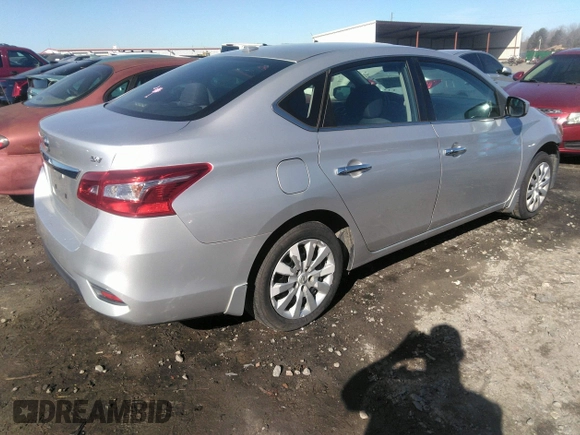 2017 Nissan Sentra S z VIN 3N1AB7AP6HY372790, wystawiony jako IAAI lot #41424894 z przebiegiem 107 539 mil mil oraz . Historia ofert i sprzedaży dostępna na DreamBid. Obrazek 4.
