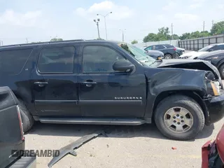 2008 Chevrolet Suburban 3LT z VIN 3GNFC16018G108883, wystawiony jako IAAI lot #42271973 z przebiegiem Nie podano mil oraz . Historia ofert i sprzedaży dostępna na DreamBid. Obrazek 13.
