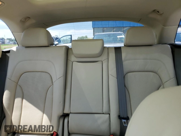 2015 Audi Q5 z VIN WA1VMBFP1FA111714, wystawiony jako Copart lot #63191874 z przebiegiem 62 594 mil mil oraz Szkoda całkowita • Salvage title. Historia ofert i sprzedaży dostępna na DreamBid. Obrazek 10.