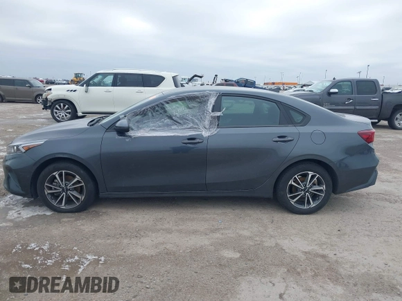 2022 Kia Forte LXS z VIN 3KPF24AD6NE440364, wystawiony jako IAAI lot #41581237 z przebiegiem 52 553 mil mil oraz . Historia ofert i sprzedaży dostępna na DreamBid. Obrazek 14.
