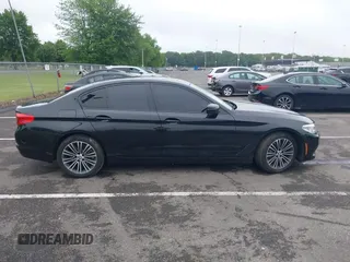 2020 BMW 5 Series 540i xDrive z VIN WBAJS3C09LCD33702, wystawiony jako IAAI lot #42504307 z przebiegiem 79 099 mil mil oraz . Historia ofert i sprzedaży dostępna na DreamBid. Obrazek 13.