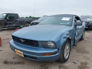 2007 Ford Mustang Deluxe with VIN 1ZVFT84N375262594, listed as a IAAI auction lot 42405440 with 135,981 mi miles and . Bid and sale history available at DreamBid. Image 2.
